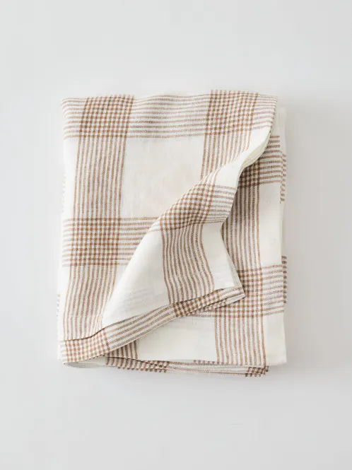 Hovedbilde Odette bordduk med ruter brun hvit 145x145 - Tell ...